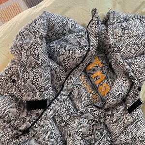 TNA Snakeskin SUPERPUFF Jacket